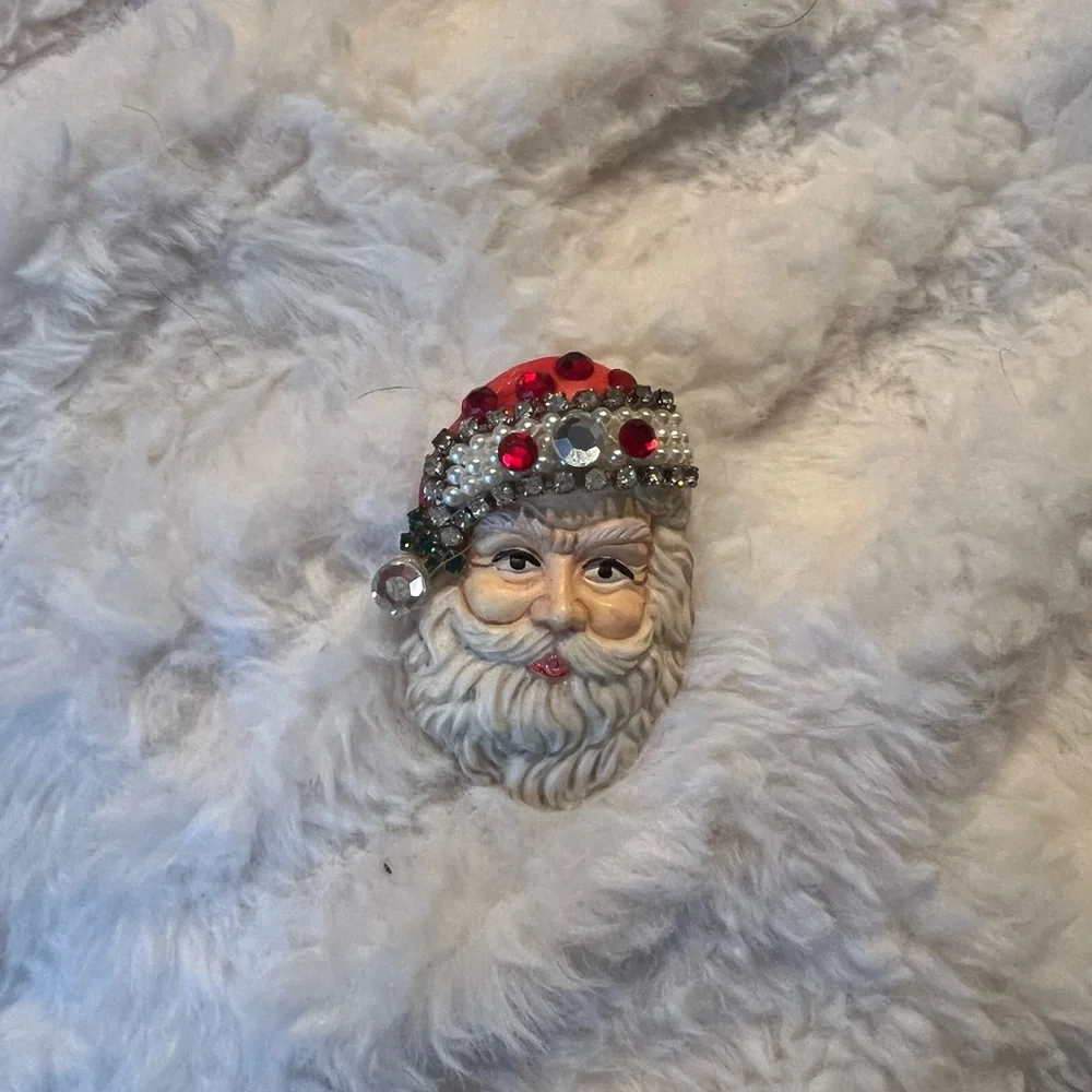 Vintage Santa Head Holiday Brooch/Pin - Picture 2 of 2